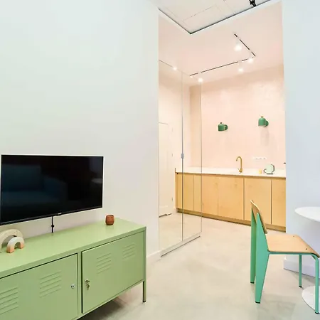 Concierge Soho Studio Apartment
